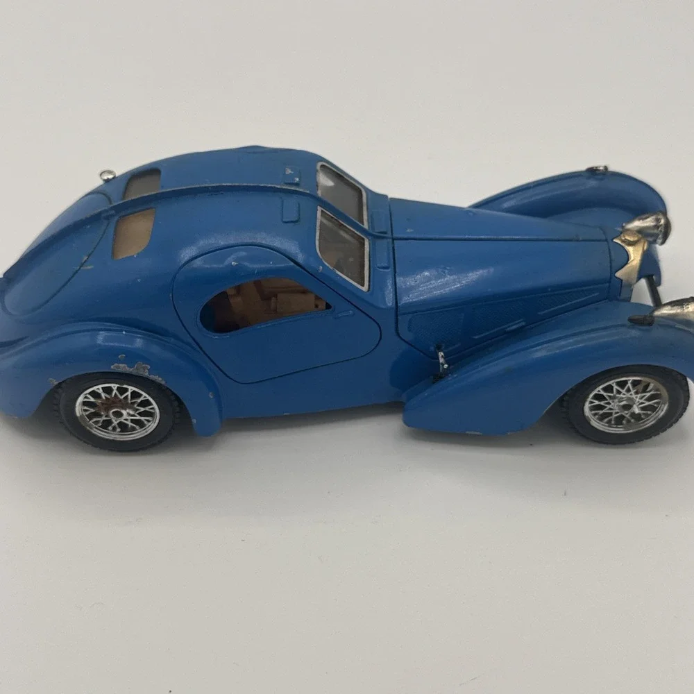 Burago 1936 Bugatti Atlantic 1/24 Made in Italy Rare Vintage VTG